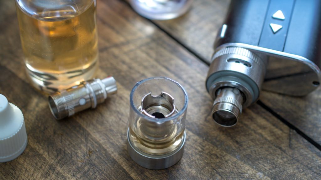 how to keep your vape device free from vape gunk